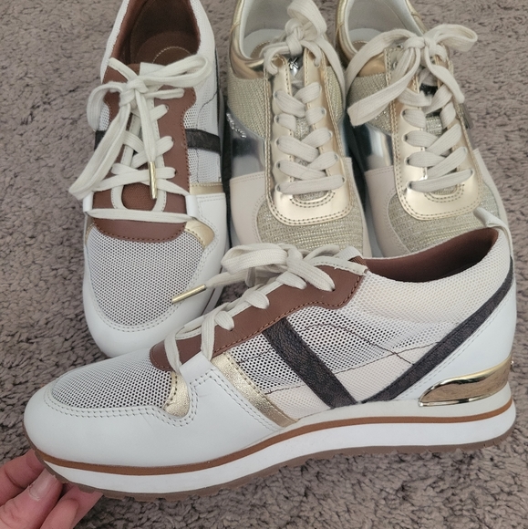 2 pairs Michael Kors - Picture 2 of 7